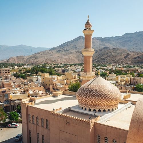 nizwa-fort-in-oman-BKQ2CFW-min